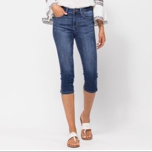 JUDY BLUE MID-RISE NON-DISTRESSED CAPRI